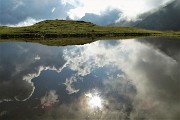 93 Il sole si riflette nello specchio d'acqua